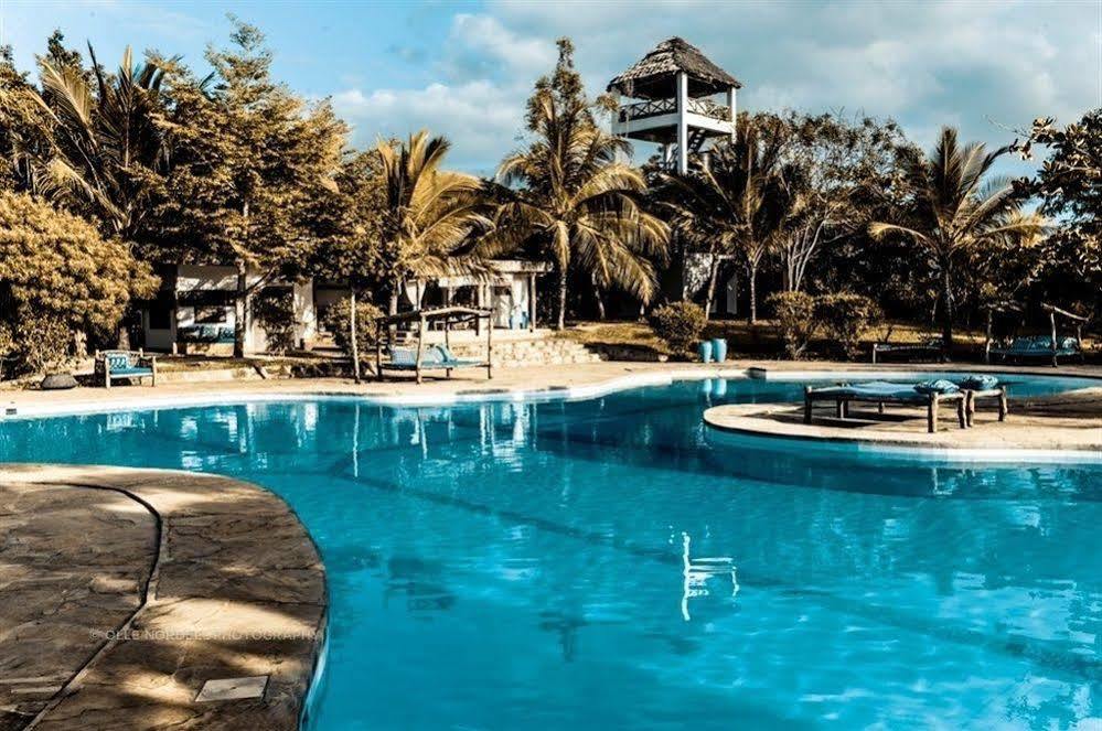 Kinondo Kwetu Hotel เดียนีบีช ภายนอก รูปภาพ