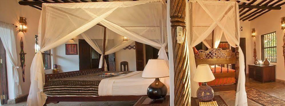 Kinondo Kwetu Hotel เดียนีบีช ภายนอก รูปภาพ